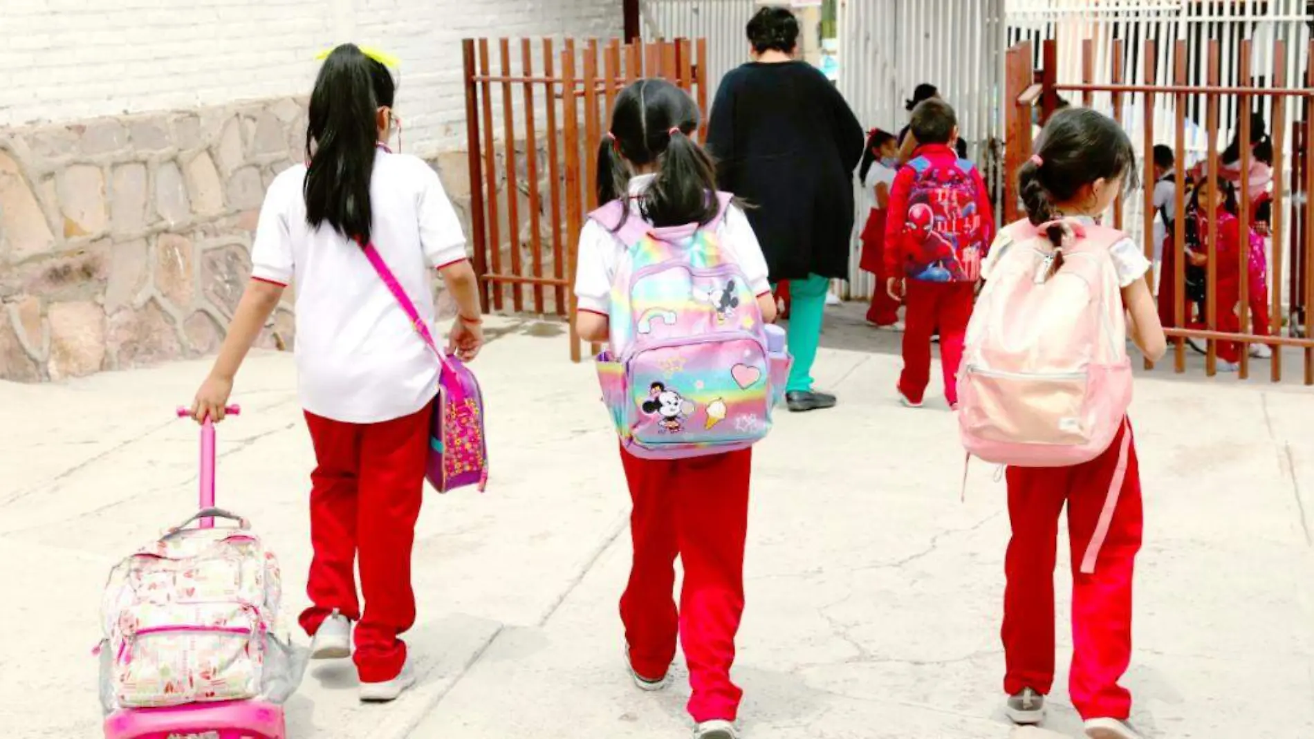 Acceso a escuela de educación básica